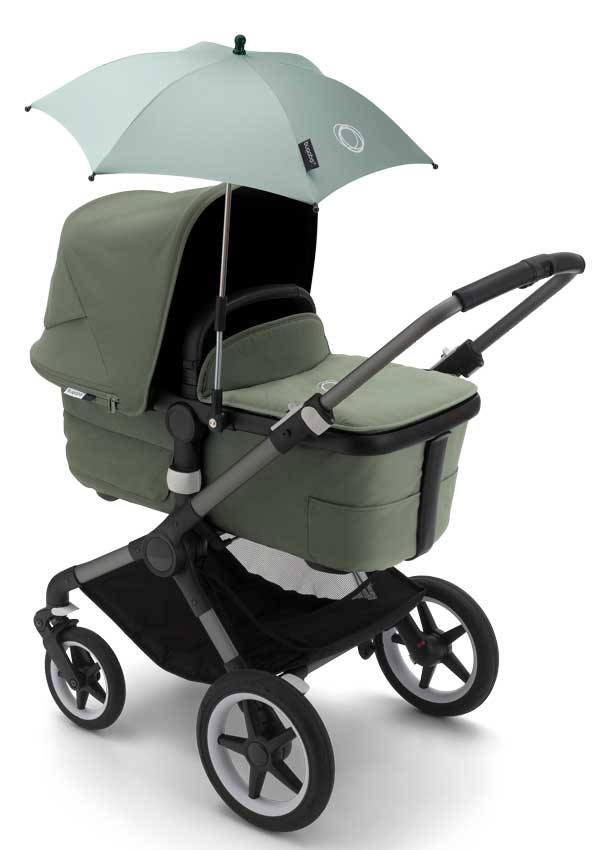 Bugaboo Sonnenschirm Pine Green am KInderwagen