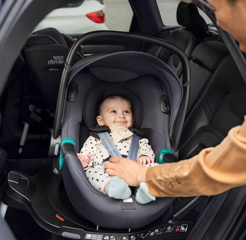 Britax Römer Baby-Safe iSense Babyschale 